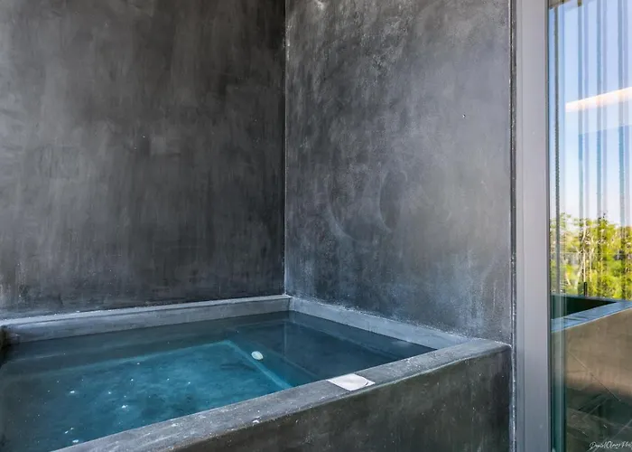 Iik By Groovy Stays- A Hip Condo-hotel With Wifi, Rooftop, Pool, Sleeps 6 Aparthotel