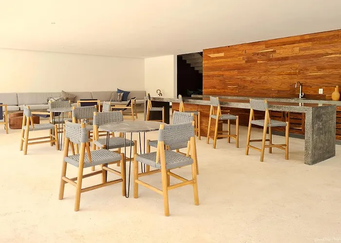 Aparthotel Iik By Groovy Stays- A Hip Condo-hotel With Wifi, Rooftop, Pool, Sleeps 6 4*