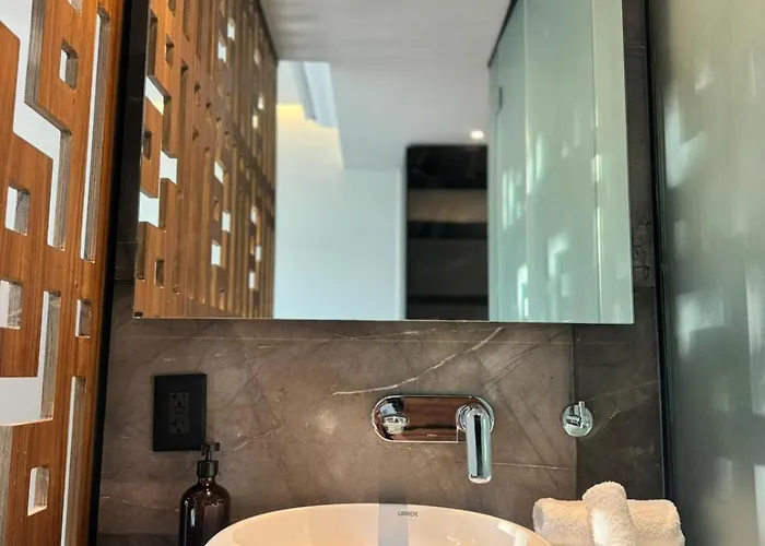 Iik By Groovy Stays- A Hip Condo-hotel With Wifi, Rooftop, Pool, Sleeps 6 4* Tulum