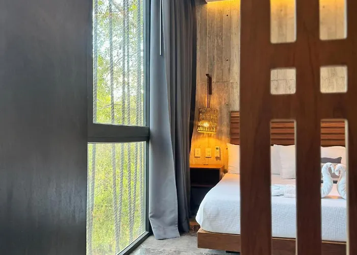 Iik By Groovy Stays- A Hip Condo-hotel With Wifi, Rooftop, Pool, Sleeps 6 4*
